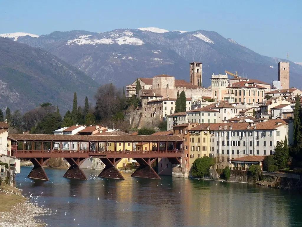 Montegrappa Dream Apartment Crespano del Grappa 0*,  Italy