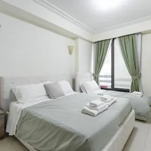 Visconti Apartment. Appartamento Roma
